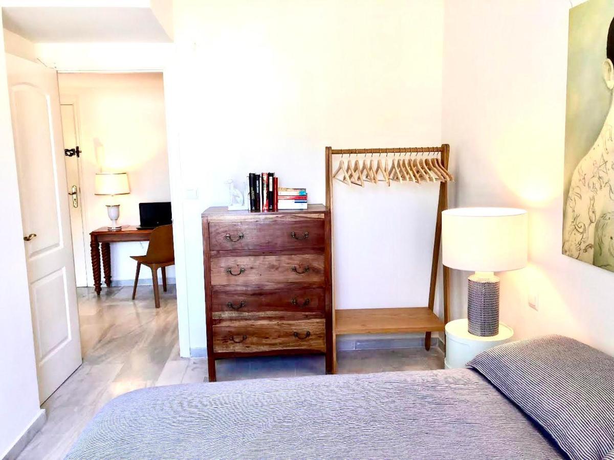 Inspiring Apartment In Carihuela Beach Torremolinos Eksteriør bilde