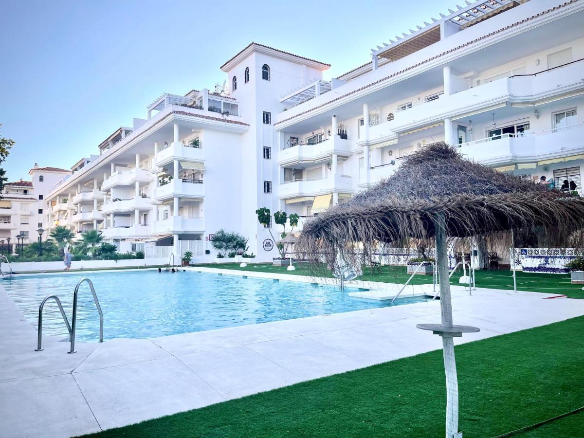 Inspiring Apartment In Carihuela Beach Torremolinos Eksteriør bilde